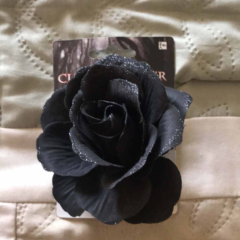 Clip on hair rose